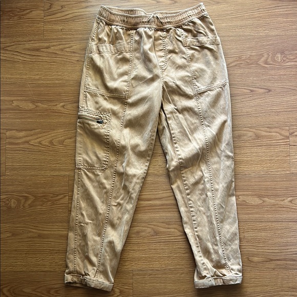 Nicole Miller Pants - Nicole Miller Tan Cargo Pants Relaxed Fit